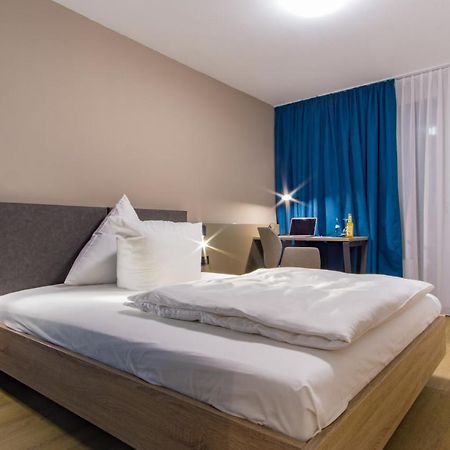 Hotel Berlin 진델핑겐 외부 사진