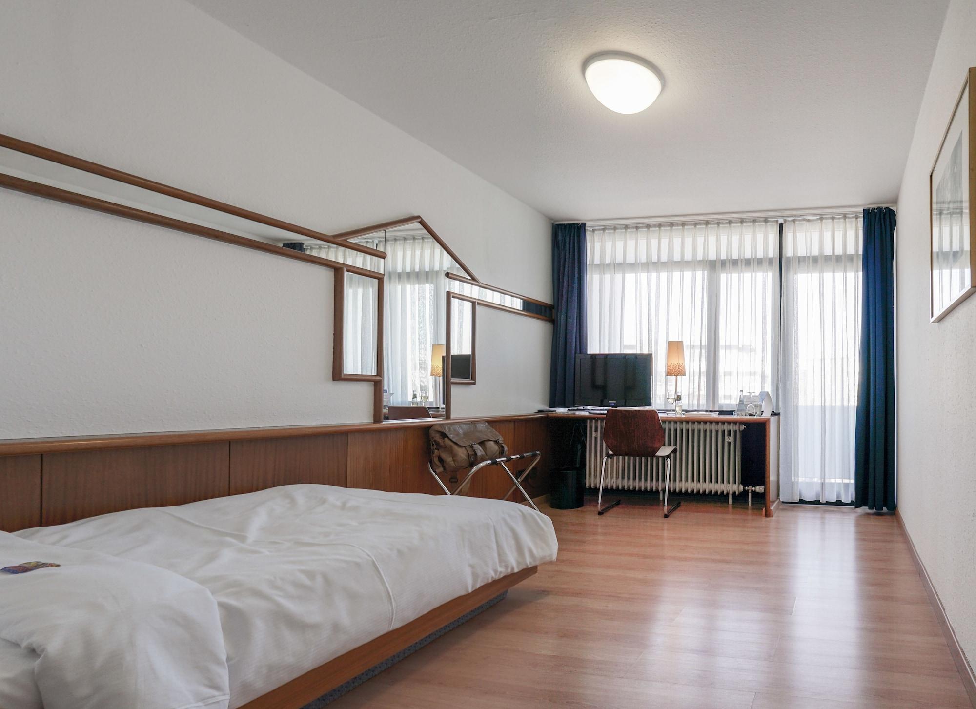Hotel Berlin 진델핑겐 외부 사진