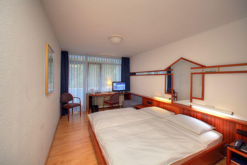 Hotel Berlin 진델핑겐 외부 사진